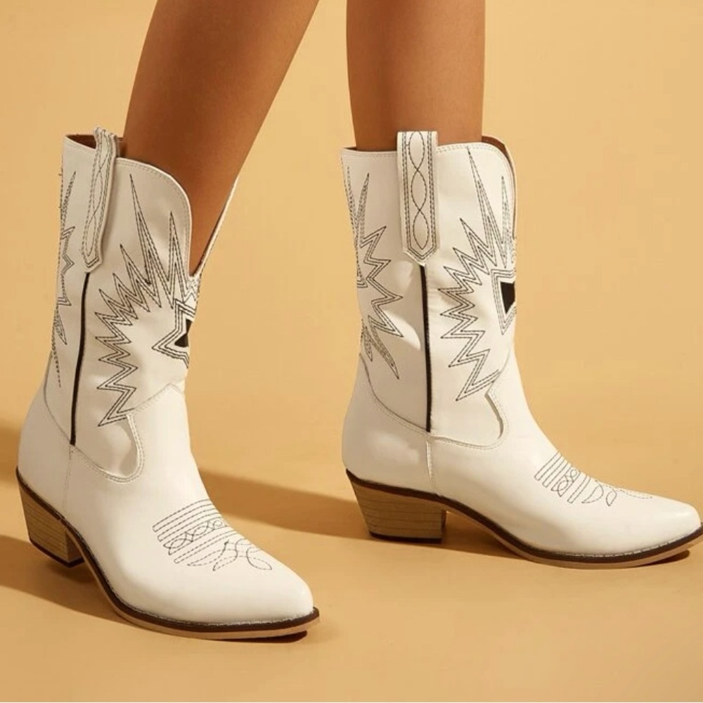 Graphic chunky western boots